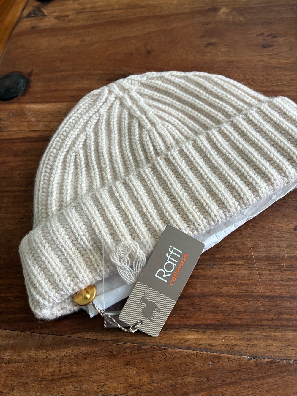 Raffi Ribbed Cashmere Beanie in Off-White
